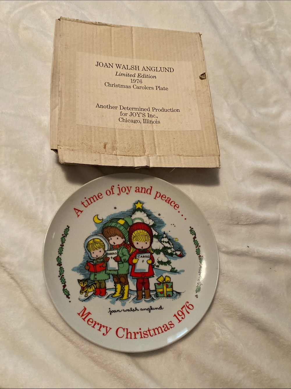 Joan Walsh Anglund Merry Christmas 1976 Decorative Holiday Plate - White 9.5